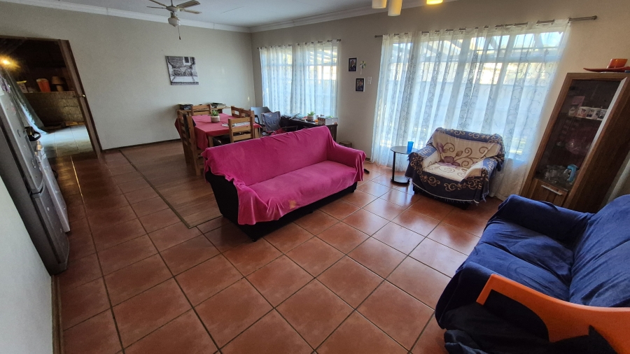 3 Bedroom Property for Sale in Naudeville Free State